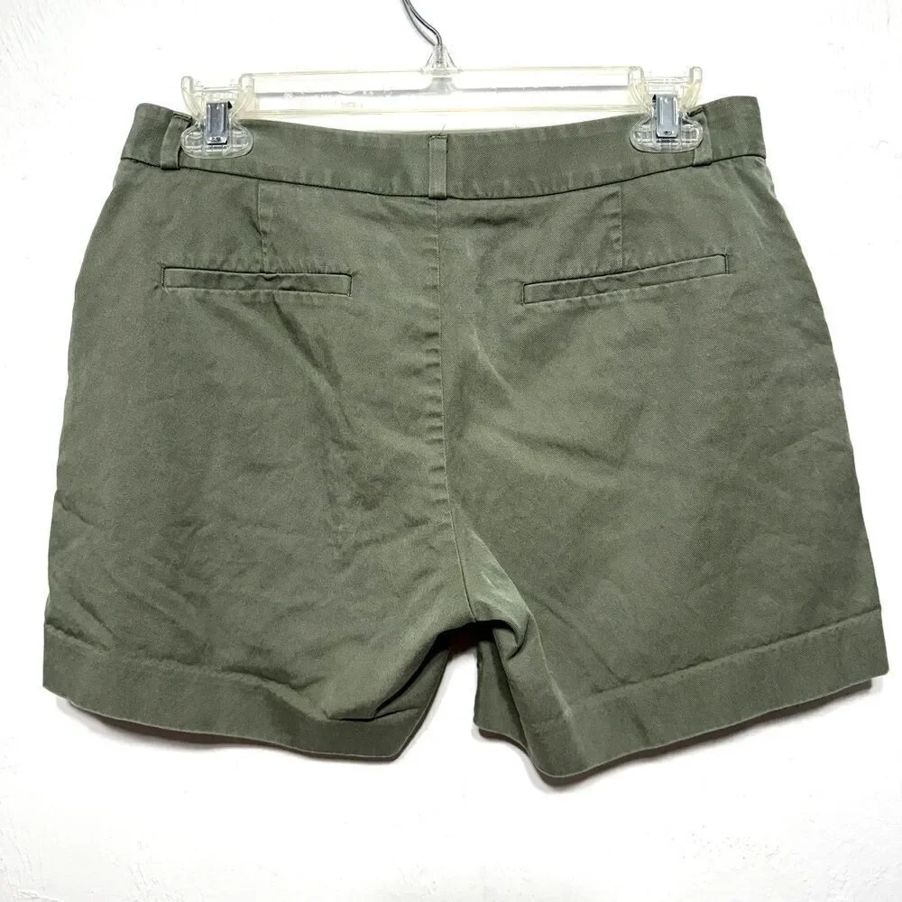 Banana Republic Shorts Y2K Khaki Green Modest Mid Rise 5 in Inseam Women sz 2